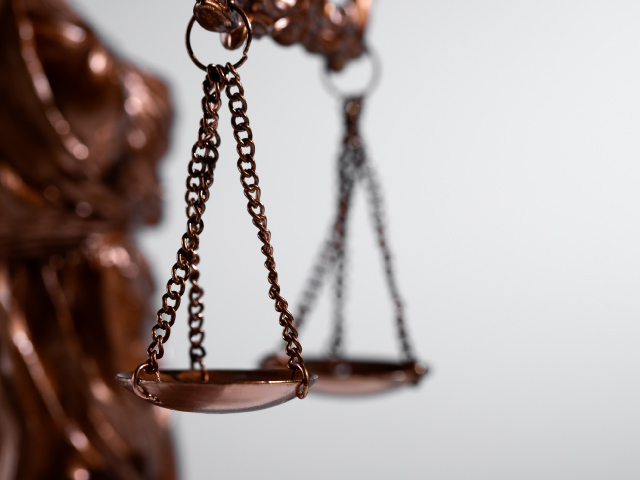 La loi Attal sur la justice des mineures en partie vidée de son contenu suite à la décision du Conseil constitutionnel ?