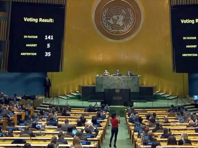 Résolution de l'ONU pour le retrait des troupes russes et abstention de certains États